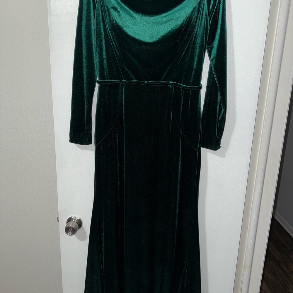 Mori Lee Emerald Off-Shoulder Velvet Dress